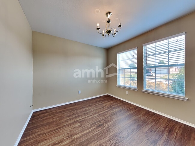 Photo - 1227 Wenatchee Dr