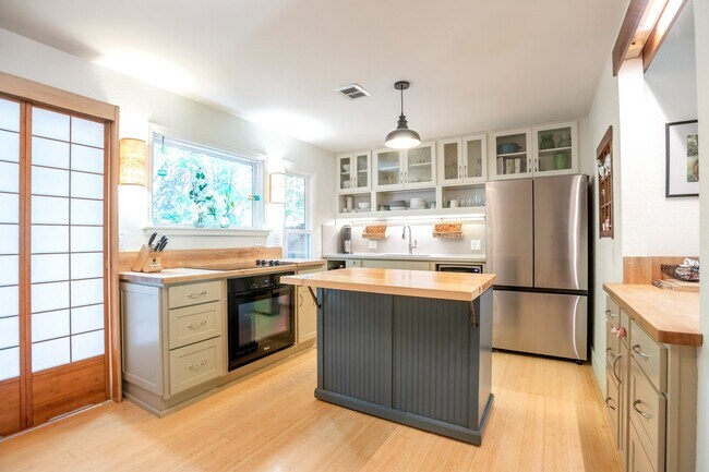 Photo - 3870 Broadway St Unidad 16