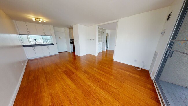 Photo - 1BD/1BA/1PRKG at the Villa on Eaton Square. Electricity included, stunning views! Unit 3514