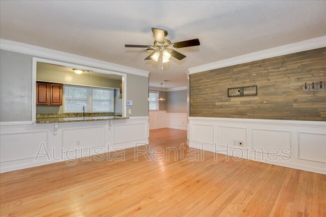 Photo - 3338 Oakridge Dr House