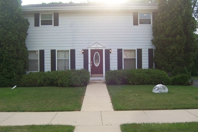 Building Photo - 3716 10th Ave Unit 4