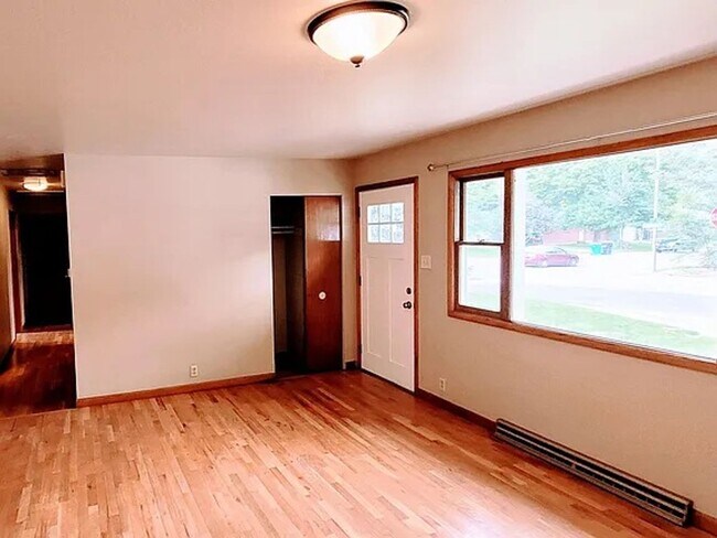 Photo - 1321 Lakewood Dr