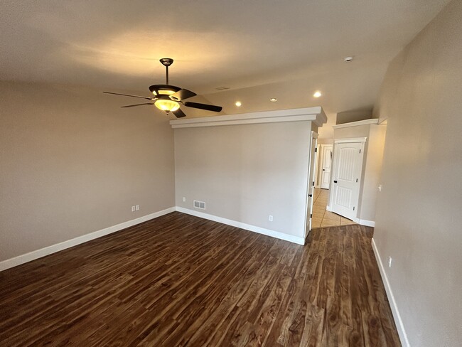 Photo - 1432 Falcon Dr