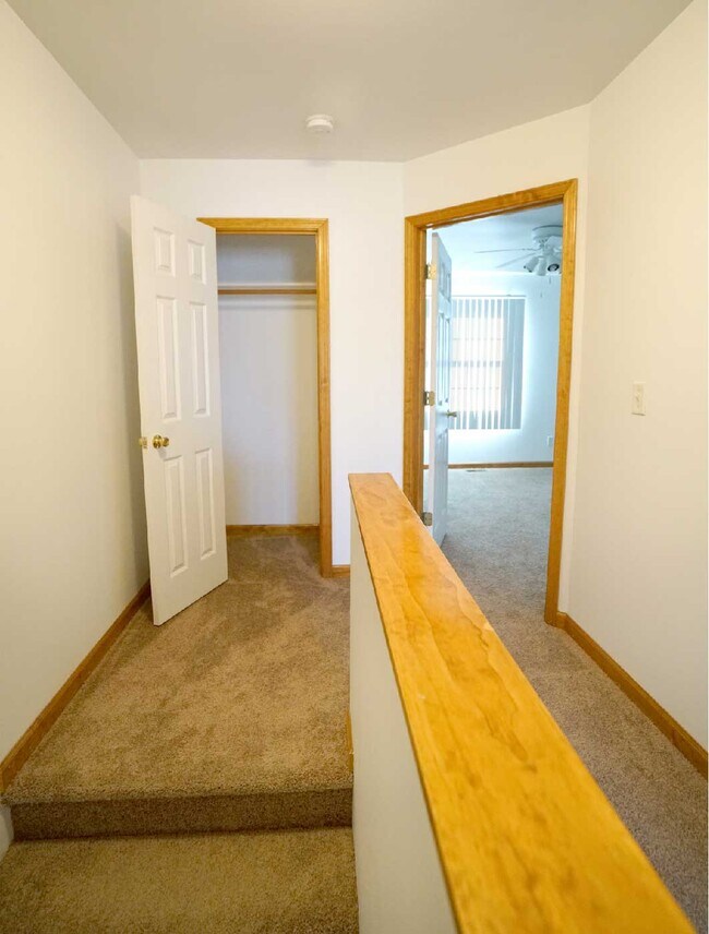 921 E Grand Ave