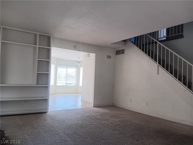 Photo - 121 Logansberry Ln