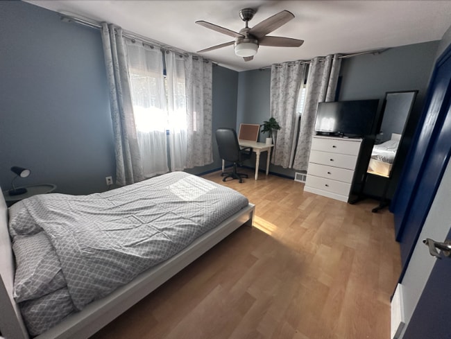 Photo - 513 13th St NE