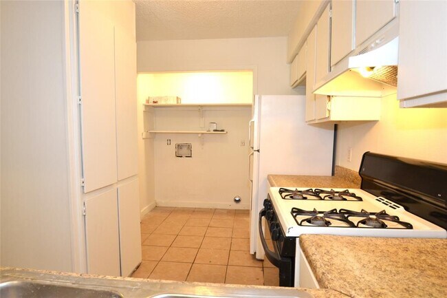Photo - 1202 Southport Dr