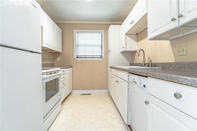 Photo - 30 Hope Dr