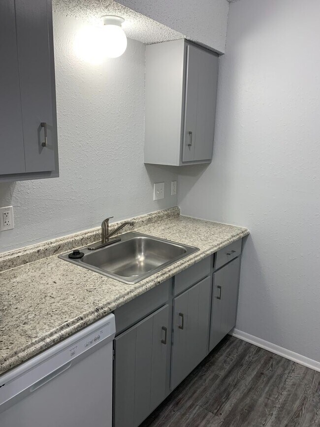 Whitehall Apartments For Rent in Topeka, KS