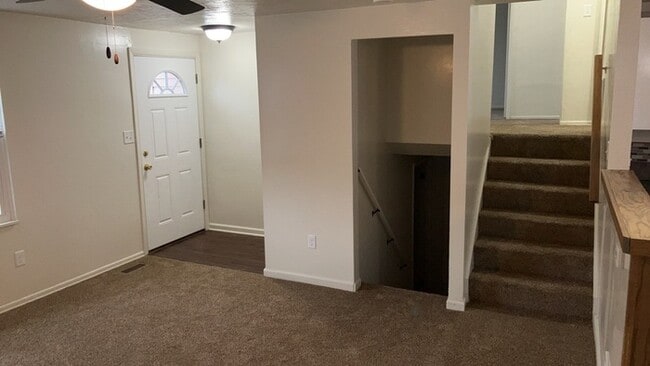 Photo - 105 Woodard Dr