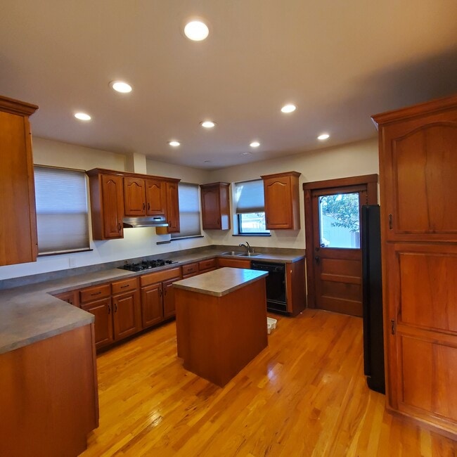 Photo - 3047 Feltz Ave