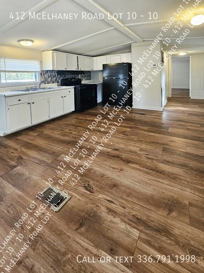 Photo - 412 McElhaney Rd