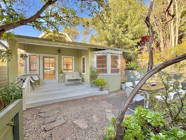 Building Photo - Hillside Los Feliz Cottage w/ Yard, Parkin... Rental