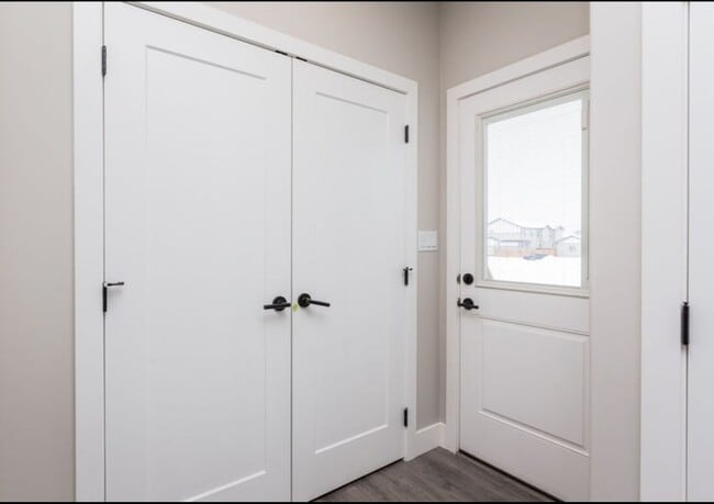 Photo - 1000 Berg Pl