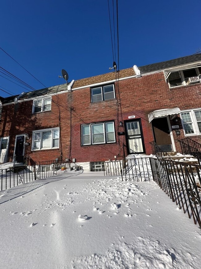 Building Photo - Beautifully renovated 3 bed/1.5 bath