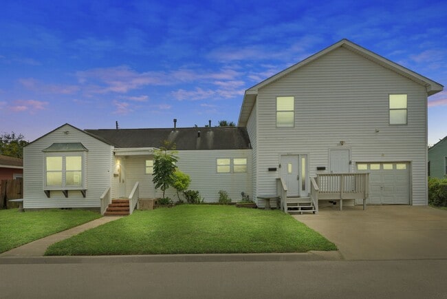 Photo - 5311 Perry Ave