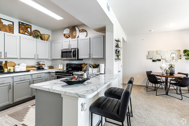 1BR, 1BA - 789SF