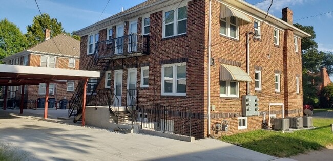 Photo - 1726 E Waterman St