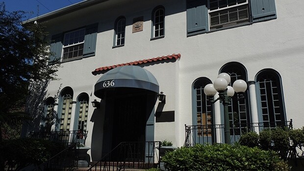 Photo - White Apartments