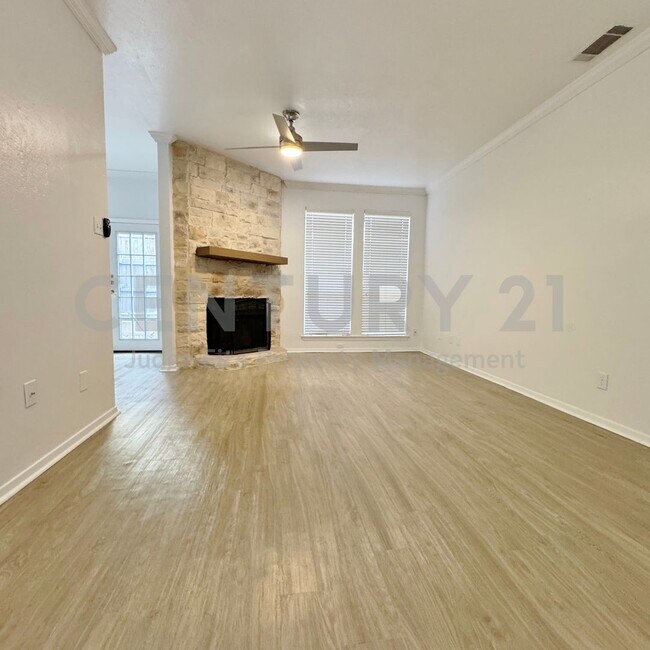 Photo - MOVE-IN SPECIAL! $500.00 OFF YOUR 2ND FULL MONTH'S RENT! Charming 2-Story 2/1.5 Condo in Dallas! Unit 101