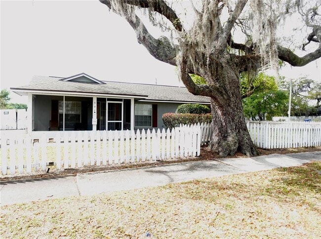 Photo - 540 W Comstock Ave