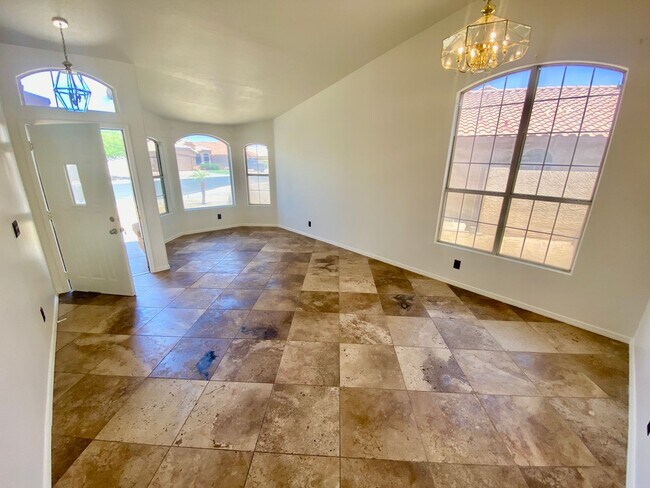 Photo - Spacious 4 Bedroom, 2.5 Bath in Avondale
