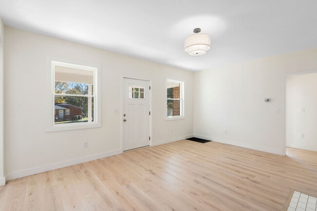 Photo - 3907 Katherine St