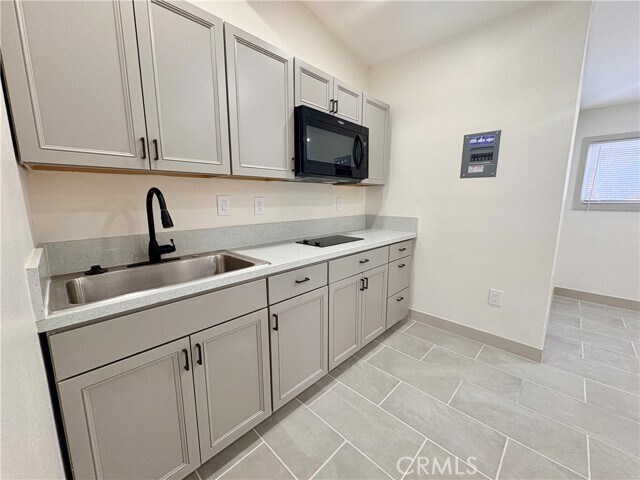 Photo - 4585 Hawthorne St