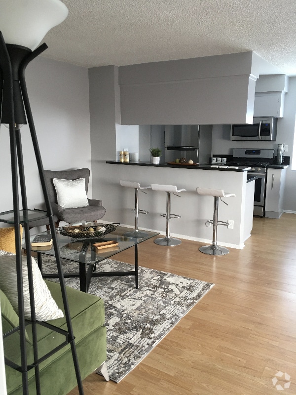 Building Photo - 2827 S Corning St Unit 4 Rental