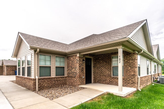 Building Photo - 182 Garden Gate Dr