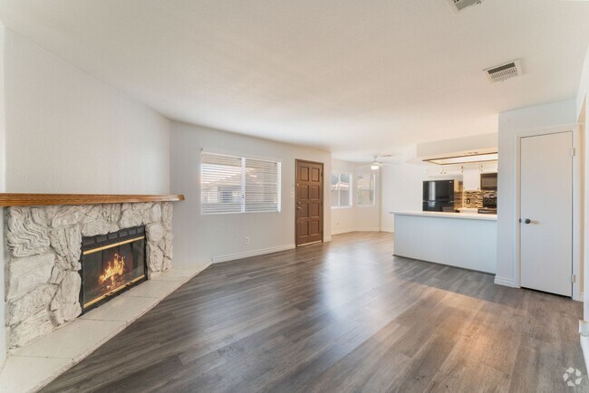 Building Photo - Stylish Updated Condo with Pool Access!