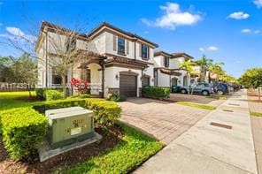 Photo - 9000 NW 183rd St (Hialeah, FL)