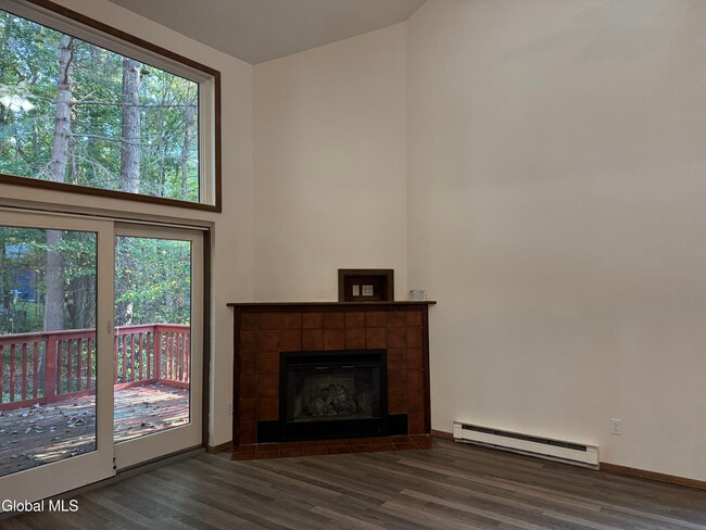 Photo - 63 Thimbleberry Rd