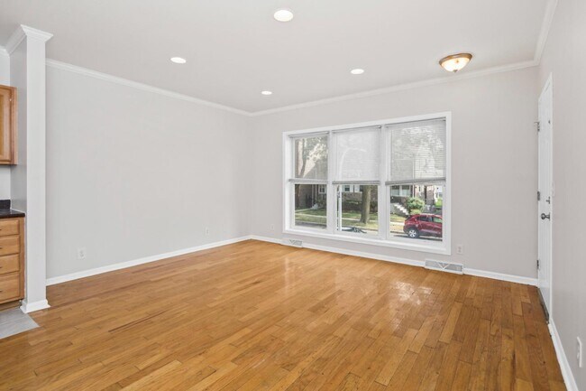 Photo - 7238 S Cornell Ave Condo Unit 1N