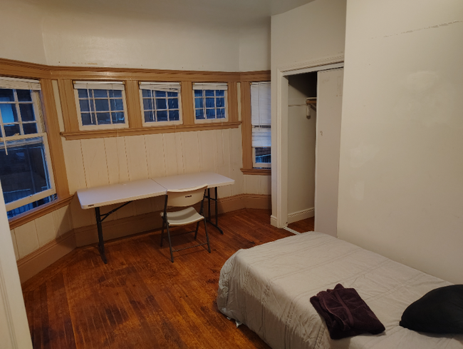 Building Photo - 2438 Haste St Rental