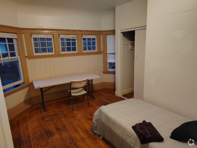 Building Photo - 2438 Haste St Unit Na Rental