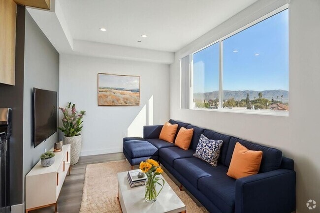 Building Photo - IM 21 Unit 307 Rental
