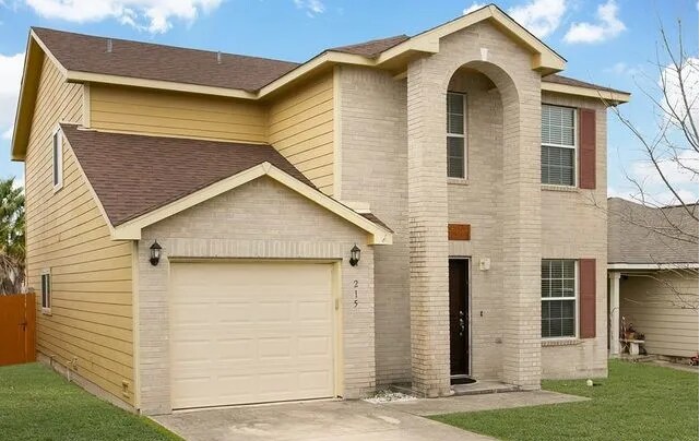 Photo - 215 Mallow Grove