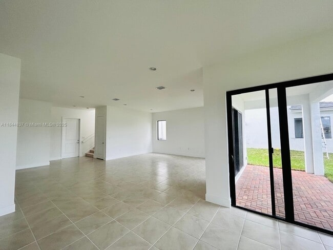Photo - 5032 Frattina St.