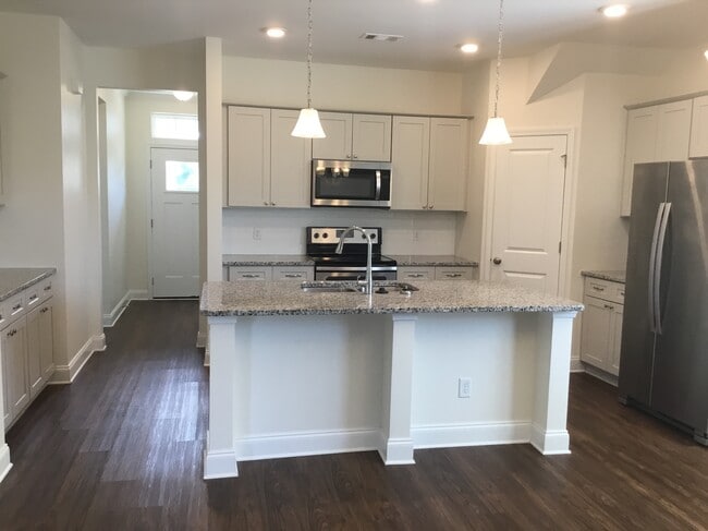 Photo - 324 Crabapple Cir