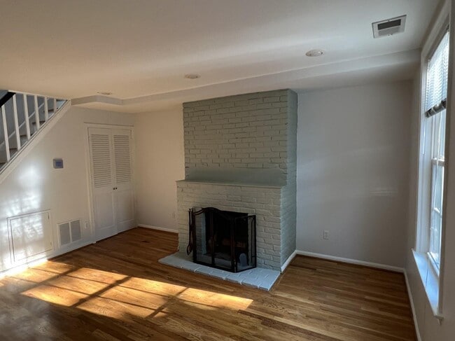 Photo - 726 6th St NE