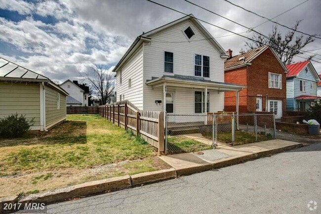 Building Photo - 375 Charles St Rental