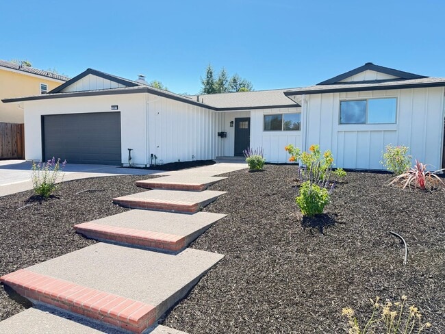 Photo - 9887 Broadmoor Dr