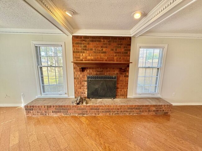 Photo - 7888 Farindon Dr House