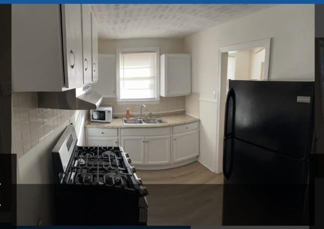 Photo - 2835 Wise St