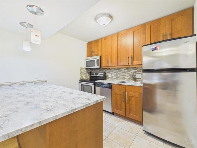 Photo - 7685 Northcross Dr Unit 921