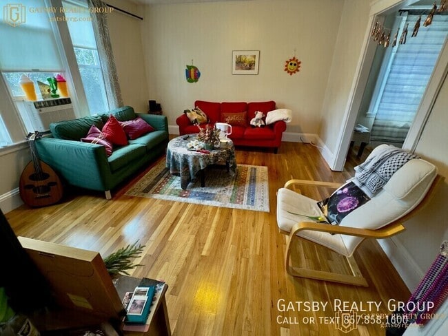 Photo - 137 Fayerweather St