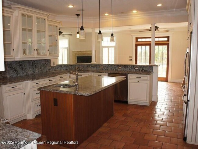 Photo - 18 Riverdale Ave