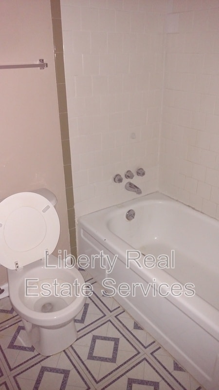 Photo - 129 Rolland St