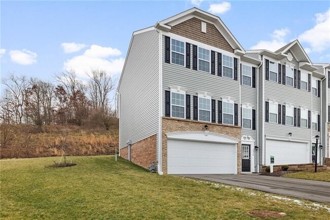 Photo - 2858 Canterbury Dr